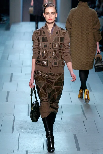 Look 25